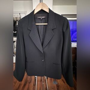 EUC Ann Klein Black Pinstripe Pantsuit 8P